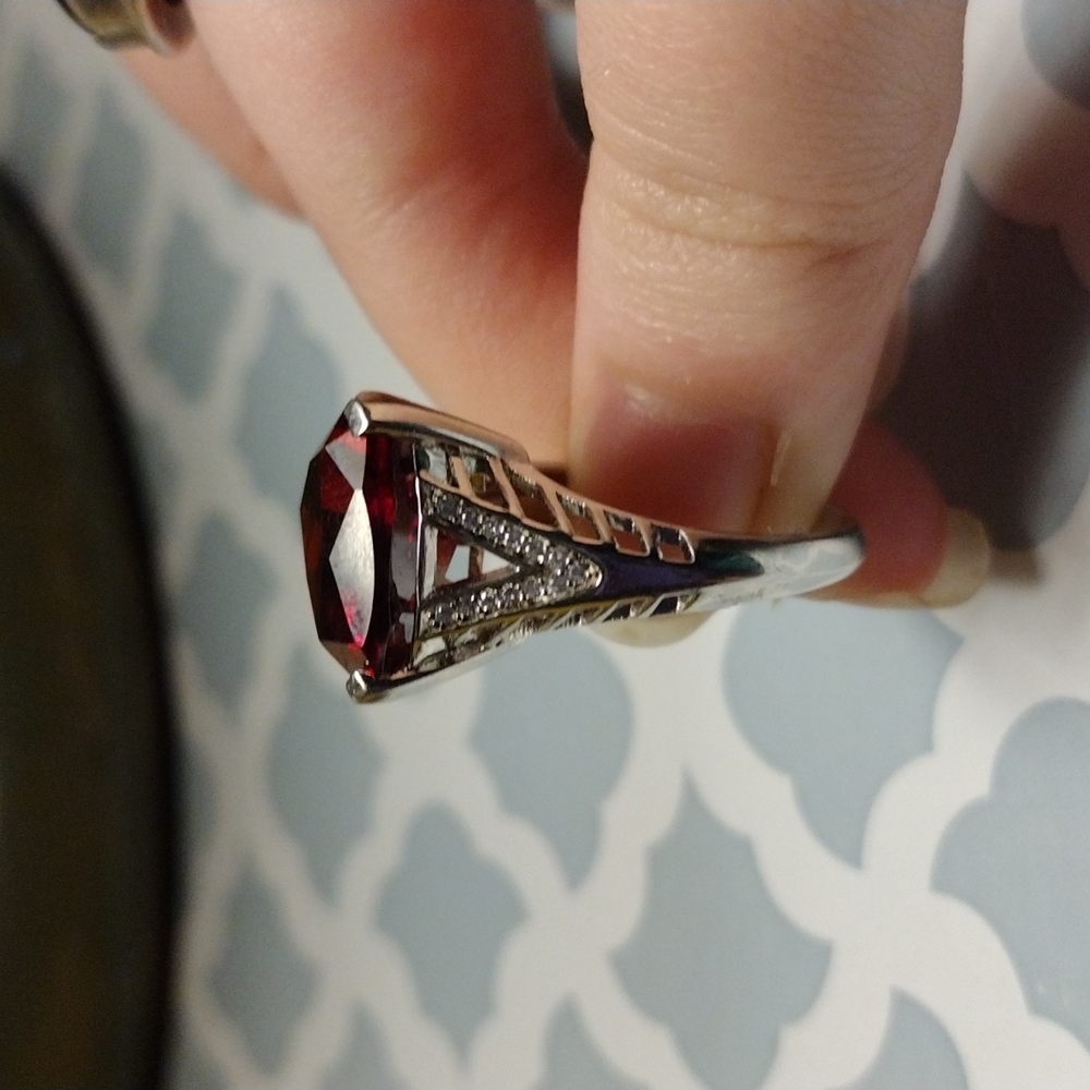 Stunning ring - Picture 3 of 4